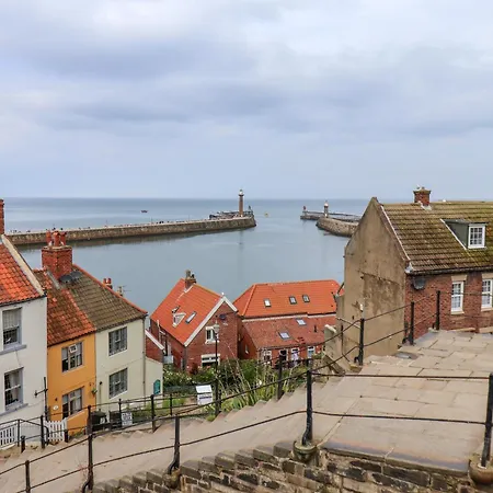 Steps ウィットビー